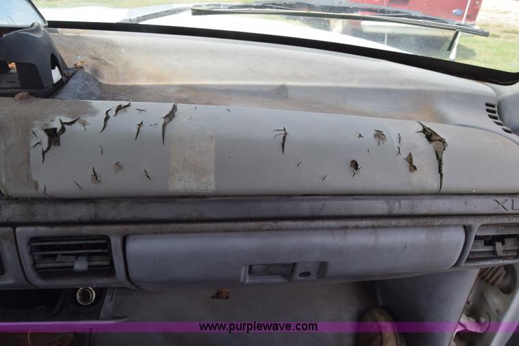 image for item L2558 1994 Ford F250 HD flatbed pickup truck