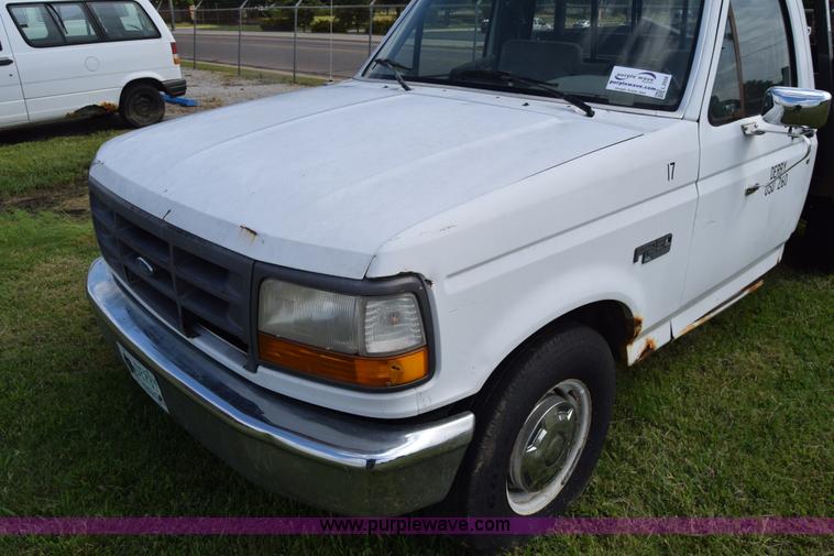 image for item L2558 1994 Ford F250 HD flatbed pickup truck