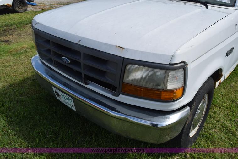 image for item L2558 1994 Ford F250 HD flatbed pickup truck