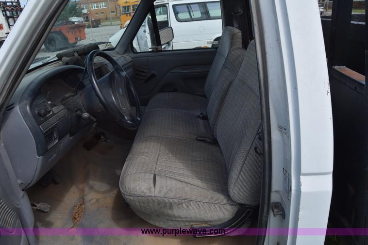 image for item L2558 1994 Ford F250 HD flatbed pickup truck