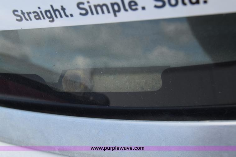 image for item L2558 1994 Ford F250 HD flatbed pickup truck