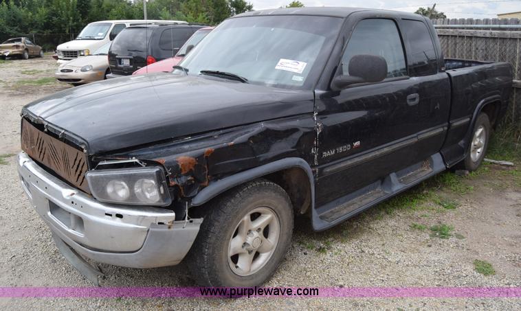 image for item L2573 1999 Dodge Ram 1500 Quad Cab pickup truck