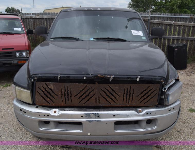 image for item L2573 1999 Dodge Ram 1500 Quad Cab pickup truck