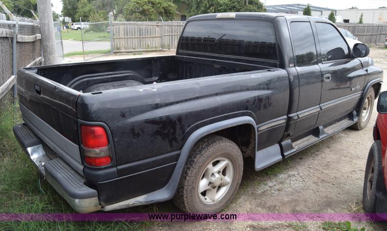 image for item L2573 1999 Dodge Ram 1500 Quad Cab pickup truck