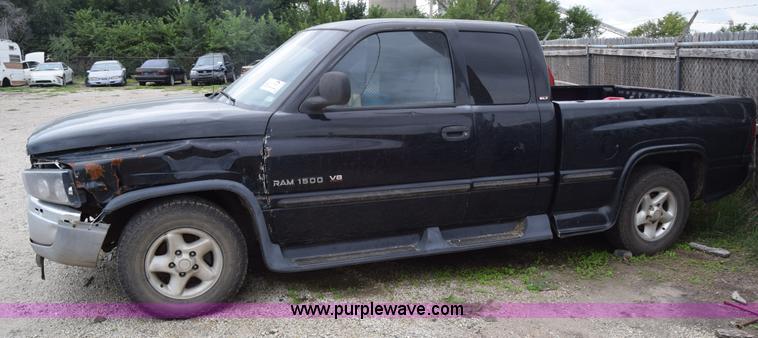 image for item L2573 1999 Dodge Ram 1500 Quad Cab pickup truck