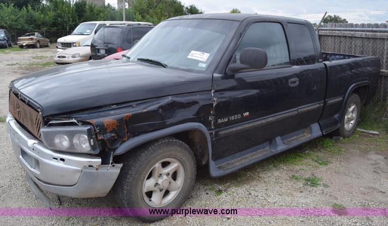 image for item L2573 1999 Dodge Ram 1500 Quad Cab pickup truck