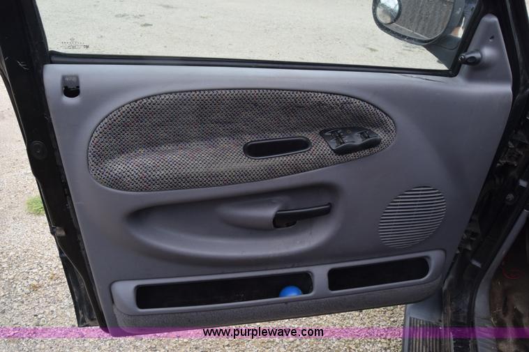 image for item L2573 1999 Dodge Ram 1500 Quad Cab pickup truck