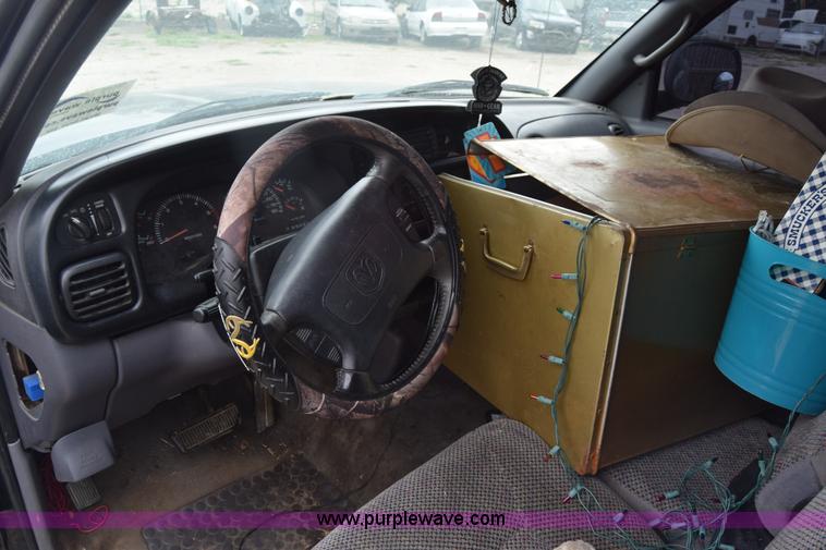 image for item L2573 1999 Dodge Ram 1500 Quad Cab pickup truck