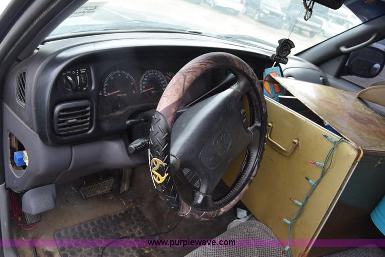 image for item L2573 1999 Dodge Ram 1500 Quad Cab pickup truck