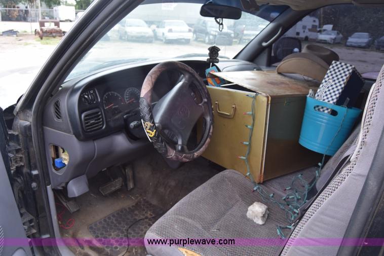 image for item L2573 1999 Dodge Ram 1500 Quad Cab pickup truck