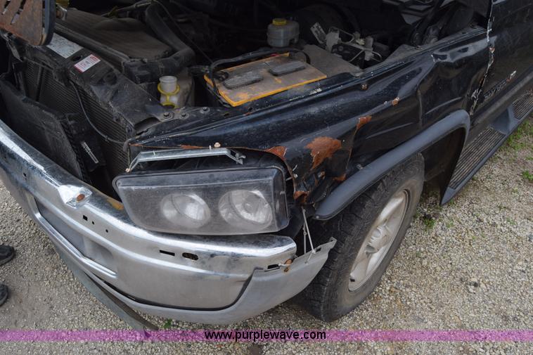 image for item L2573 1999 Dodge Ram 1500 Quad Cab pickup truck
