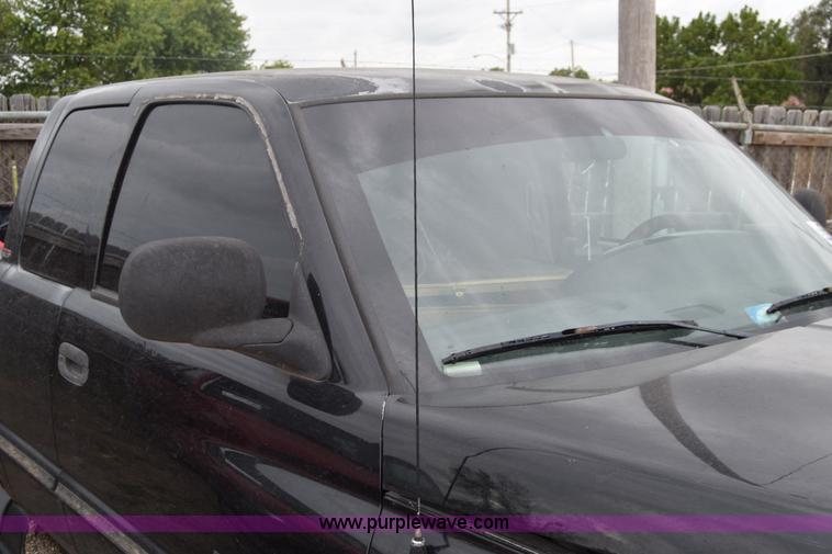 image for item L2573 1999 Dodge Ram 1500 Quad Cab pickup truck