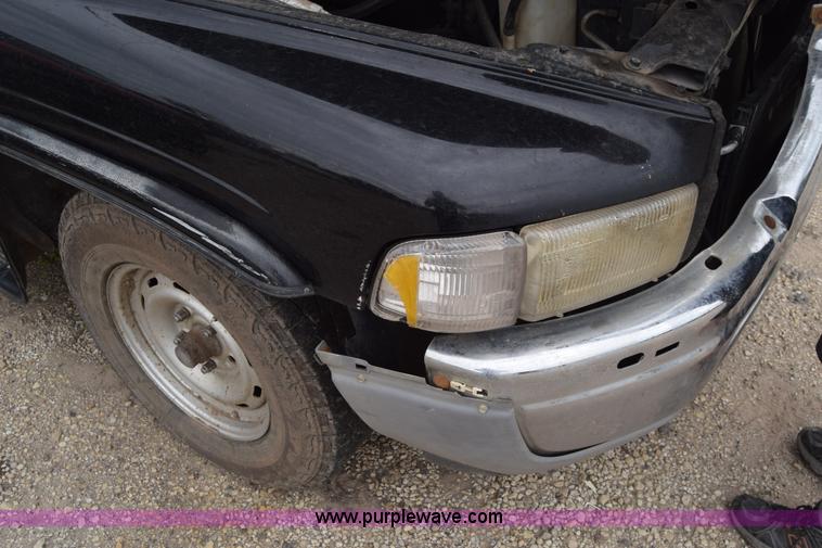 image for item L2573 1999 Dodge Ram 1500 Quad Cab pickup truck