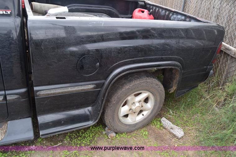 image for item L2573 1999 Dodge Ram 1500 Quad Cab pickup truck