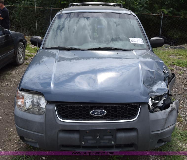 image for item L2578 2001 Ford Escape SUV