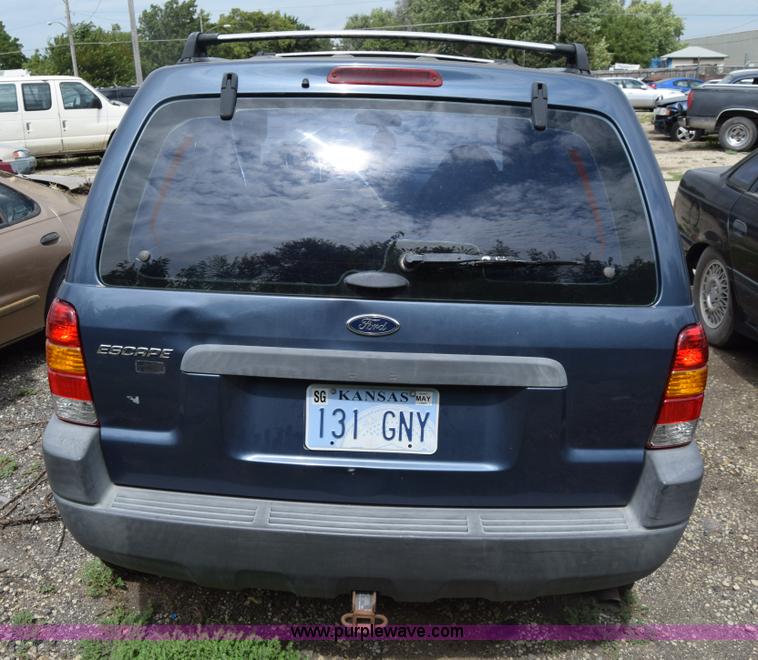 image for item L2578 2001 Ford Escape SUV