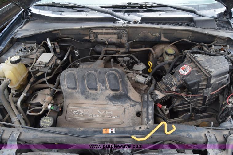 image for item L2578 2001 Ford Escape SUV