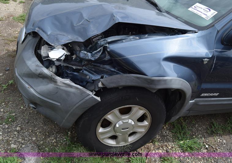 image for item L2578 2001 Ford Escape SUV