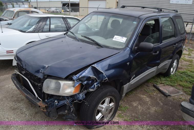 image for item L2580 2002 Ford Escape SUV
