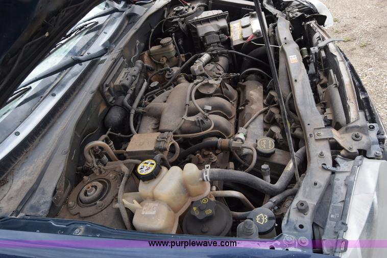 image for item L2580 2002 Ford Escape SUV