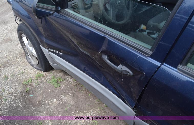 image for item L2580 2002 Ford Escape SUV