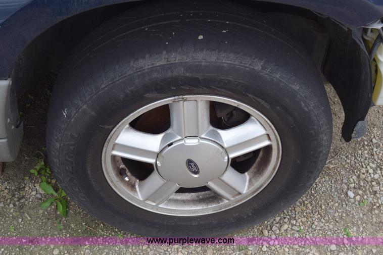 image for item L2580 2002 Ford Escape SUV