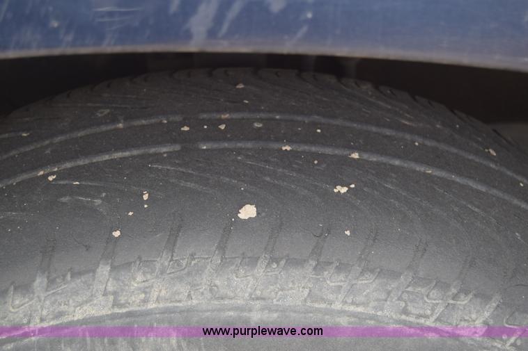 image for item L2580 2002 Ford Escape SUV