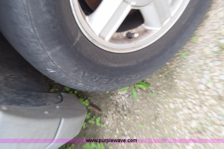 image for item L2580 2002 Ford Escape SUV