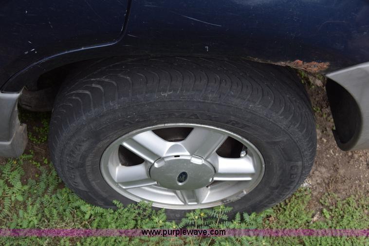 image for item L2580 2002 Ford Escape SUV