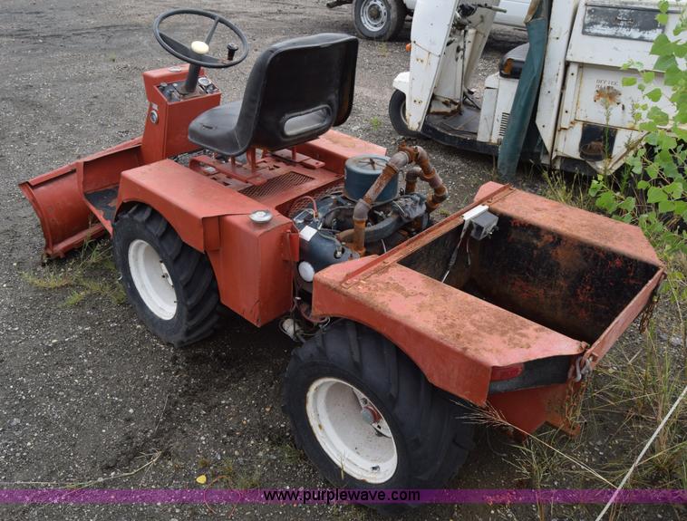 image for item L2594 Hesston GMT200 Front Runner lawn tractor