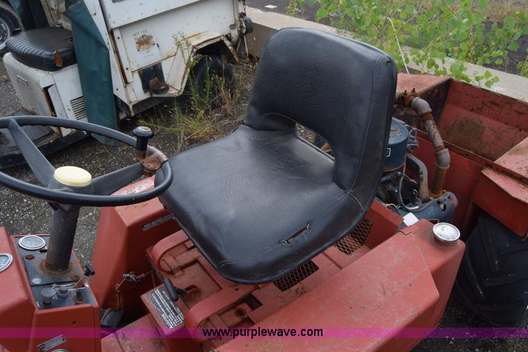 image for item L2594 Hesston GMT200 Front Runner lawn tractor