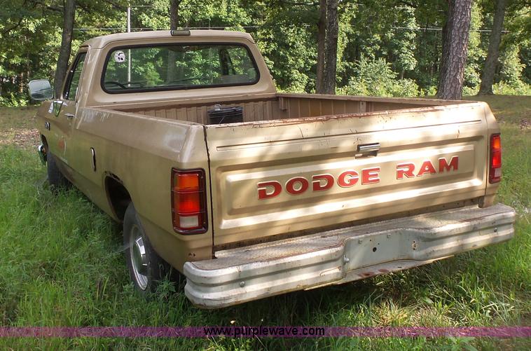 image for item L3518 1990 Dodge D150 pickup truck
