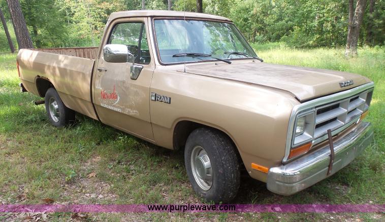 image for item L3518 1990 Dodge D150 pickup truck