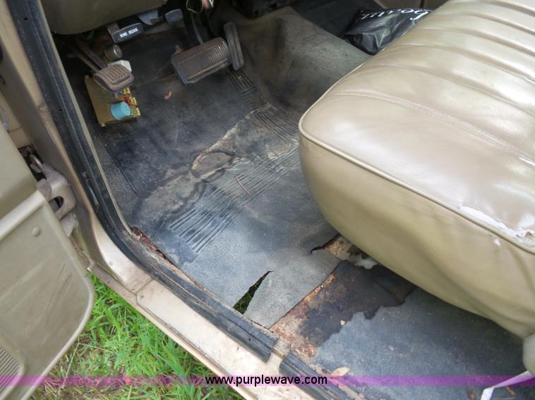 image for item L3518 1990 Dodge D150 pickup truck