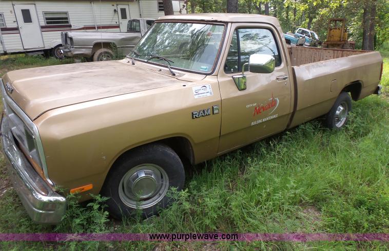 image for item L3518 1990 Dodge D150 pickup truck
