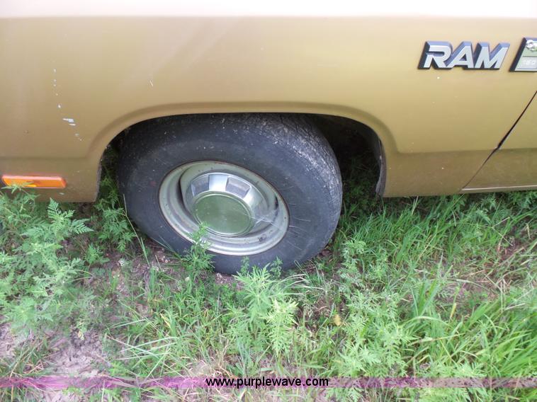 image for item L3518 1990 Dodge D150 pickup truck