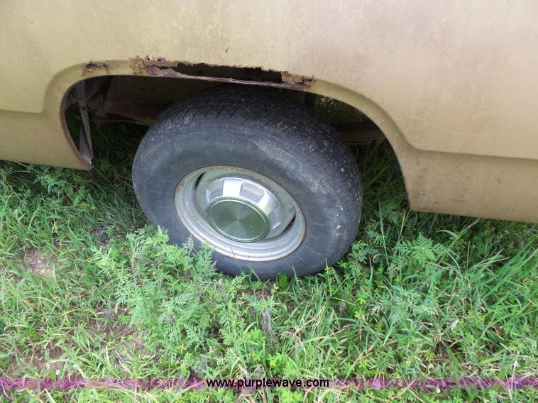 image for item L3518 1990 Dodge D150 pickup truck