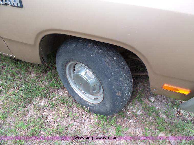 image for item L3518 1990 Dodge D150 pickup truck