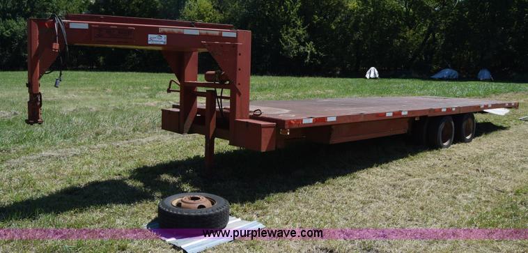 image for item L3861 1985 Gold Nugget 400-28 rollback trailer