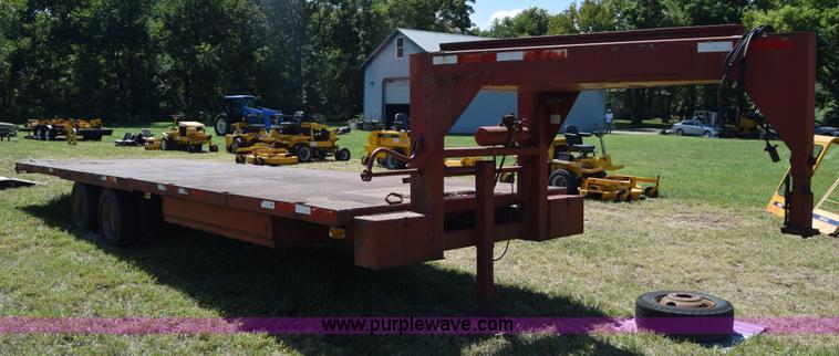 image for item L3861 1985 Gold Nugget 400-28 rollback trailer