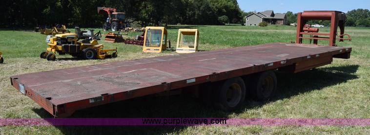 image for item L3861 1985 Gold Nugget 400-28 rollback trailer