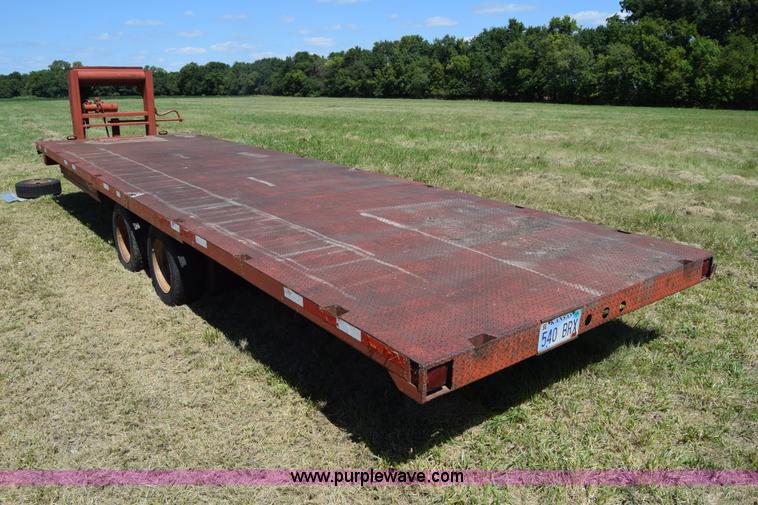 image for item L3861 1985 Gold Nugget 400-28 rollback trailer