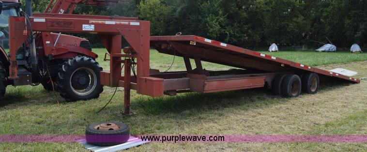 image for item L3861 1985 Gold Nugget 400-28 rollback trailer