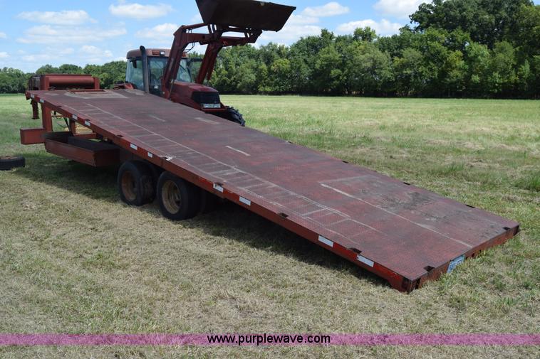 image for item L3861 1985 Gold Nugget 400-28 rollback trailer