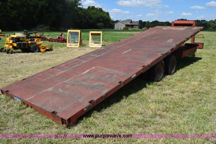 image for item L3861 1985 Gold Nugget 400-28 rollback trailer