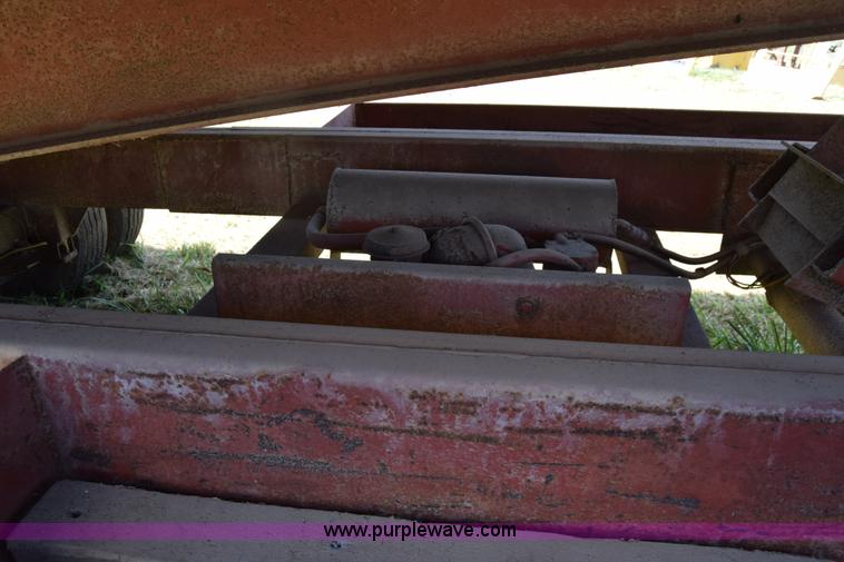 image for item L3861 1985 Gold Nugget 400-28 rollback trailer