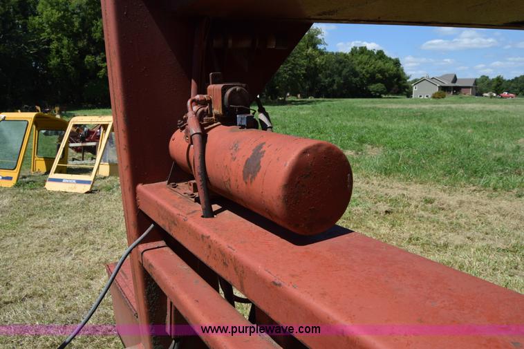 image for item L3861 1985 Gold Nugget 400-28 rollback trailer