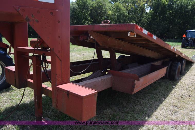 image for item L3861 1985 Gold Nugget 400-28 rollback trailer