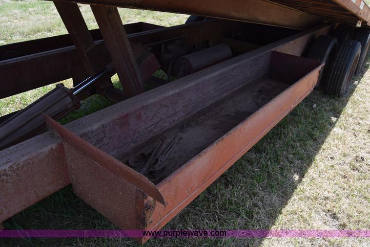 image for item L3861 1985 Gold Nugget 400-28 rollback trailer