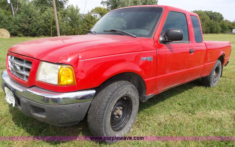 image for item L4033 2003 Ford Ranger XLT SuperCab pickup truck
